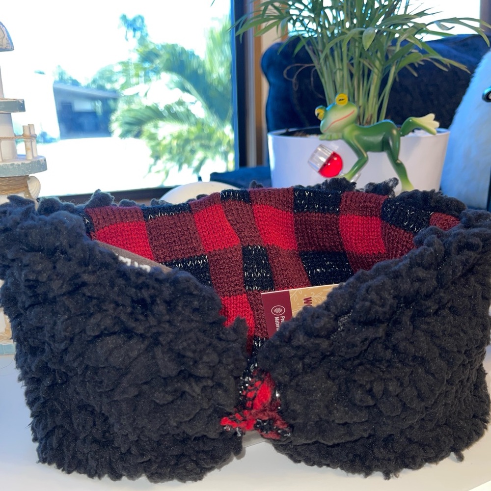MUK LUKS Buffalo Plaid Reversible Headband in Dark Red/Black with Faux Fur - Picture 3 of 16